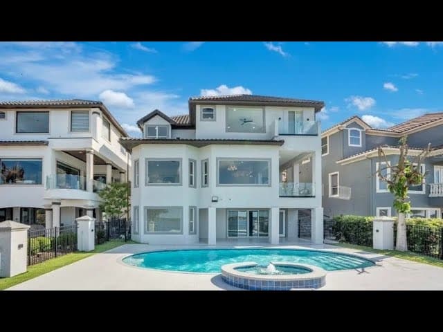 Lakefront Home on Lake Private Elevator